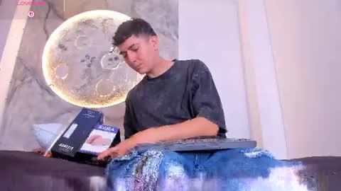 diamondss_1 online show from July 12, 2026, 12:01 am