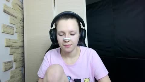 diana_back3 online show from November 15, 2025, 1:51 pm