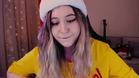 Snapshot of diana_floweri chatting on December 20, 2024, 10:27 am Diana online show from December 20, 2024, 10:27 am
