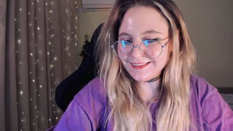 Snapshot of diana_floweri chatting on January 8, 2025, 4:33 pm Diana online show from January 8, 2025, 4:33 pm