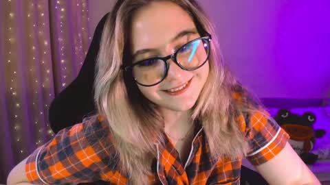 Snapshot of diana_floweri chatting on February 2, 2025, 9:40 am Diana online show from February 2, 2025, 9:40 am