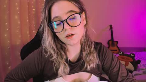 Snapshot of diana_floweri chatting on February 10, 2025, 10:20 am Diana online show from February 10, 2025, 10:20 am