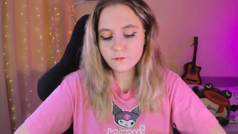 Snapshot of diana_floweri chatting on February 12, 2025, 9:31 am Diana online show from February 12, 2025, 9:31 am