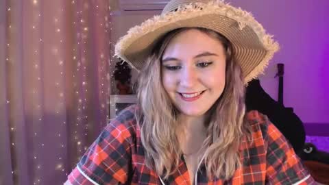 Snapshot of diana_floweri chatting on February 14, 2025, 12:36 pm Diana online show from February 14, 2025, 12:36 pm