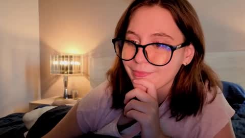 Snapshot of diana_floweri chatting on October 21, 2025, 10:05 am Diana online show from October 21, 2025, 10:05 am