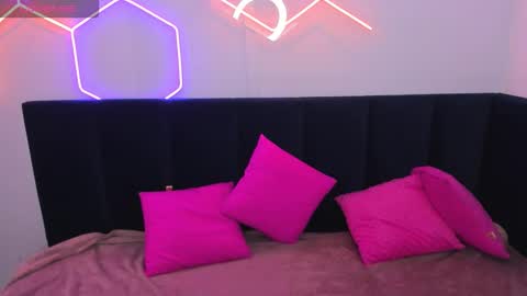 Snapshot of diana_garrett chatting on November 8, 2025, 5:18 am Diana online show from November 8, 2025, 5:18 am