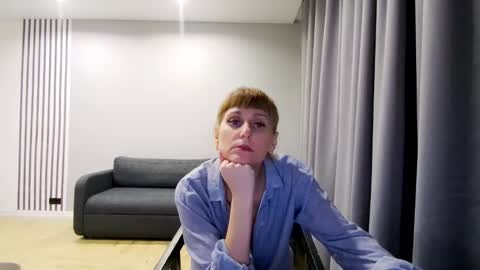 Snapshot of diana_meridor chatting on December 2, 2024, 2:53 am diana_meridor online show from December 2, 2024, 2:53 am