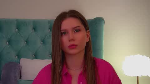 Snapshot of dianabecker chatting on November 19, 2025, 11:10 am Diana online show from November 19, 2025, 11:10 am