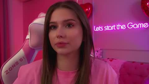 Snapshot of dianabecker chatting on February 11, 2026, 2:00 pm Diana online show from February 11, 2026, 2:00 pm