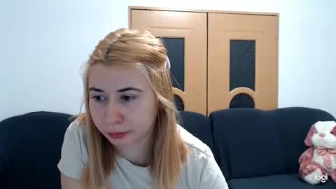 dianasmiey7 online show from February 8, 2025, 9:03 am