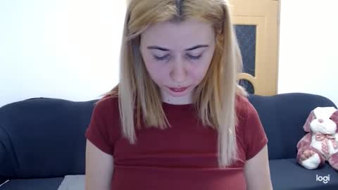 dianasmiey7 online show from February 12, 2025, 5:58 pm