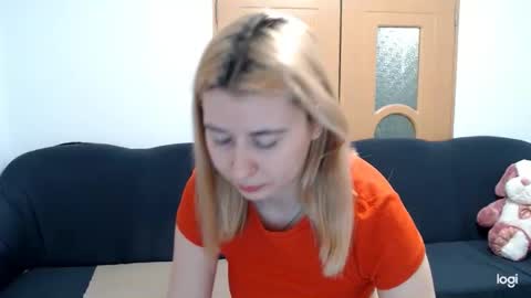 dianasmiey7 online show from March 7, 2025, 9:40 am