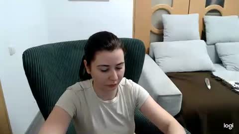 Snapshot of dianasmiey7 chatting on February 16, 2026, 9:05 am dianasmiey7 online show from February 16, 2026, 9:05 am