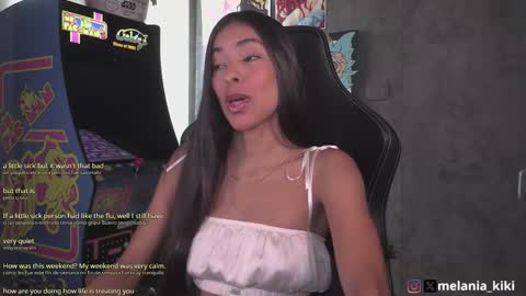 Snapshot of dianne_nanatzu chatting on December 15, 2025, 8:35 pm Melania - online show from December 15, 2025, 8:35 pm