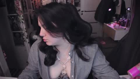 Snapshot of diasporaaa chatting on October 29, 2025, 8:32 pm diasporaaa online show from October 29, 2025, 8:32 pm