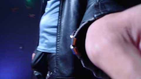 DICAPRIO online show from October 18, 2025, 10:43 pm