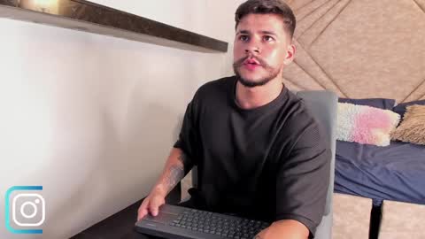 Snapshot of dickgriffith chatting on January 18, 2025, 12:46 am Dick Griffith online show from January 18, 2025, 12:46 am