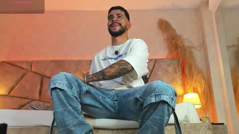 Snapshot of dickgriffith chatting on September 13, 2025, 12:05 pm Dick Griffith online show from September 13, 2025, 12:05 pm