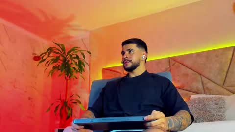 Snapshot of dickgriffith chatting on September 29, 2025, 12:43 pm Dick Griffith online show from September 29, 2025, 12:43 pm