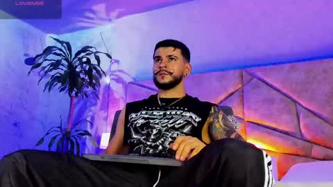 Snapshot of dickgriffith chatting on October 6, 2025, 12:35 pm Dick Griffith online show from October 6, 2025, 12:35 pm