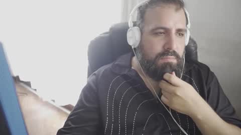 Snapshot of dicristalino chatting on February 15, 2026, 7:43 pm Cristian Dipolino online show from February 15, 2026, 7:43 pm