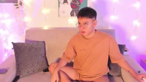 Snapshot of diegorobles30 chatting on June 1, 2026, 1:35 pm Diego Robles online show from June 1, 2026, 1:35 pm