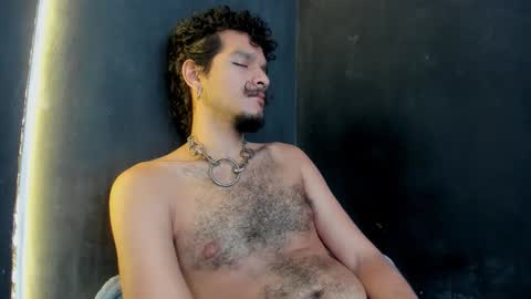 diemond_latinx98 online show from December 13, 2025, 8:04 pm