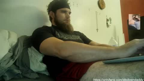 Snapshot of dikdowndaddy chatting on February 4, 2025, 10:21 am Daddy online show from February 4, 2025, 10:21 am