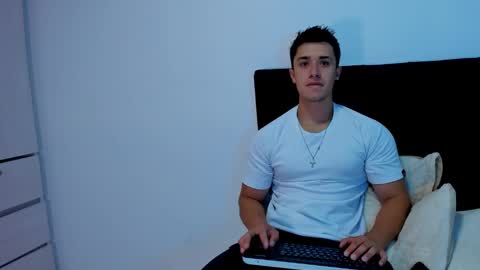 Snapshot of dilan_coy chatting on January 20, 2025, 3:07 pm Dilan Coy online show from January 20, 2025, 3:07 pm