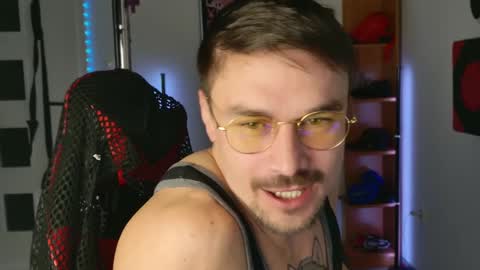 Snapshot of dilldoeass chatting on February 15, 2025, 5:17 pm Dario Dolce online show from February 15, 2025, 5:17 pm