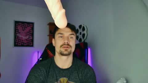 Snapshot of dilldoeass chatting on February 18, 2025, 10:05 am Dario Dolce online show from February 18, 2025, 10:05 am