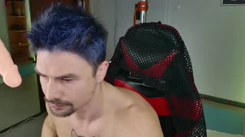 Snapshot of dilldoeass chatting on February 19, 2025, 11:28 am Dario Dolce online show from February 19, 2025, 11:28 am