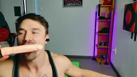 Snapshot of dilldoeass chatting on February 27, 2025, 11:31 am Dario Dolce online show from February 27, 2025, 11:31 am