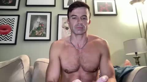 Snapshot of dillonwilde chatting on December 17, 2024, 8:32 pm Dillon online show from December 17, 2024, 8:32 pm