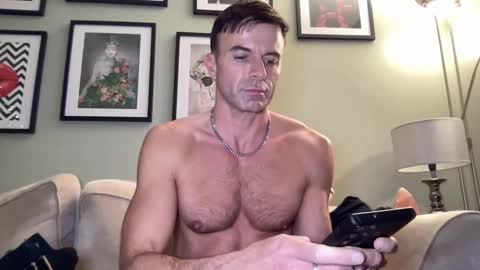 Snapshot of dillonwilde chatting on December 23, 2024, 8:25 pm Dillon online show from December 23, 2024, 8:25 pm