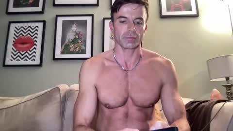 Snapshot of dillonwilde chatting on January 19, 2025, 8:19 pm Dillon online show from January 19, 2025, 8:19 pm