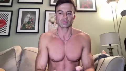 Snapshot of dillonwilde chatting on February 14, 2025, 8:37 pm Dillon online show from February 14, 2025, 8:37 pm