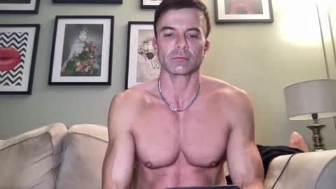 Snapshot of dillonwilde chatting on February 16, 2025, 8:22 pm Dillon online show from February 16, 2025, 8:22 pm