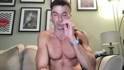 Snapshot of dillonwilde chatting on February 27, 2025, 8:31 pm Dillon online show from February 27, 2025, 8:31 pm