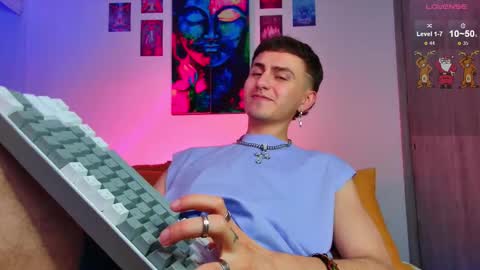 Julian Independent Model online show from December 3, 2025, 11:14 pm