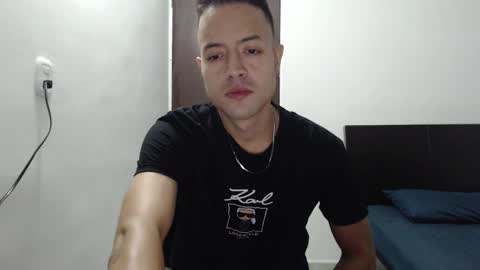 Snapshot of dimitri_quiet chatting on December 31, 2024, 2:19 am Dimitri online show from December 31, 2024, 2:19 am