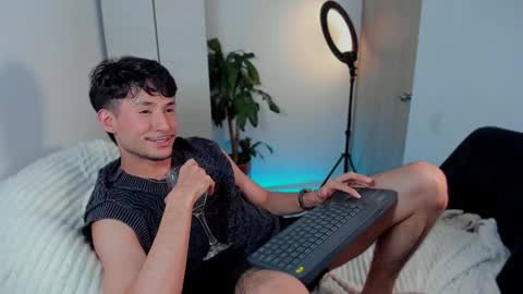 Snapshot of dimitri_targaryen chatting on December 28, 2024, 2:54 am Fabian online show from December 28, 2024, 2:54 am