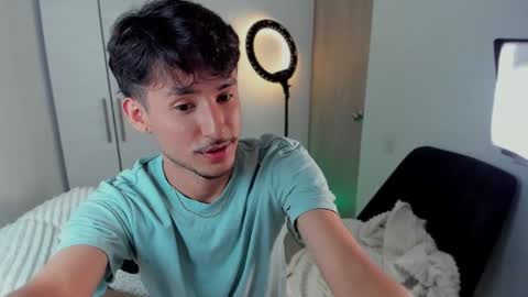 Snapshot of dimitri_targaryen chatting on December 29, 2024, 2:49 am Fabian online show from December 29, 2024, 2:49 am