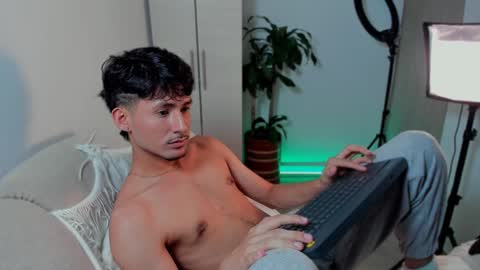 Snapshot of dimitri_targaryen chatting on January 11, 2025, 7:17 am Fabian online show from January 11, 2025, 7:17 am