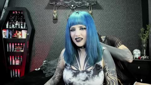 Snapshot of dimmuanddarkness chatting on January 7, 2025, 5:22 am dimmuanddarkness online show from January 7, 2025, 5:22 am