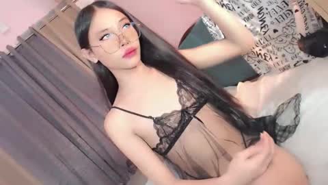 dimple_ash60 online show from October 13, 2025, 9:09 am