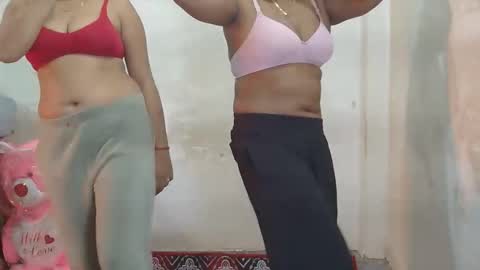 Snapshot of dimple_love chatting on February 4, 2026, 5:19 pm dimple_love online show from February 4, 2026, 5:19 pm