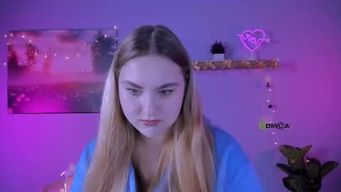 Snapshot of dina_bloom chatting on December 19, 2025, 9:38 am dina_bloom online show from December 19, 2025, 9:38 am