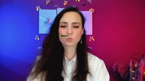 Snapshot of dina_bloom chatting on January 8, 2026, 9:55 am dina_bloom online show from January 8, 2026, 9:55 am