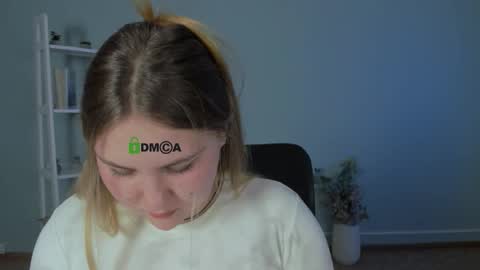 Snapshot of dina_bloom chatting on February 6, 2026, 11:08 pm dina_bloom online show from February 6, 2026, 11:08 pm